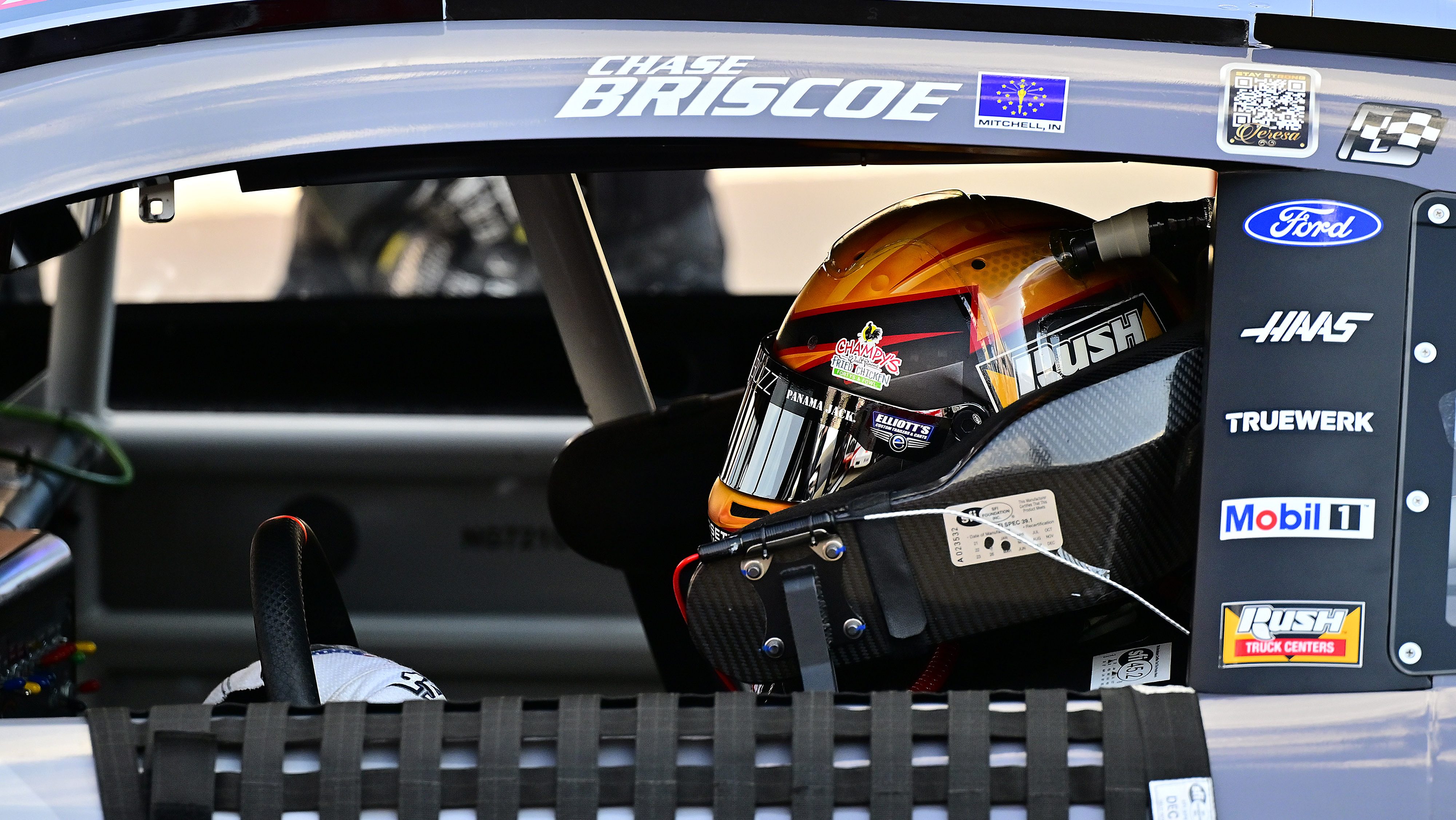 Stewart-Haas Racing makes pit crew changes amid playoff run - alt_driver